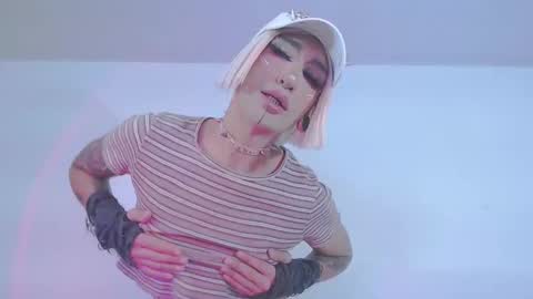 Snapshot of alienexxx chatting on 16, 2, 2026 online show from 16, 2, 2026