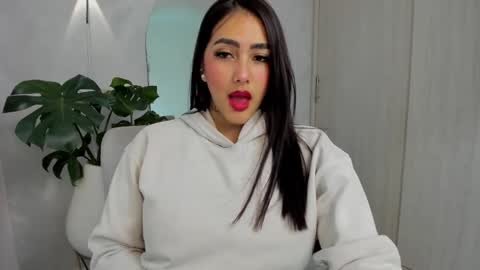 Snapshot of aliessiarose1 chatting on 27, 5, 2026 Ali online show from 27, 5, 2026