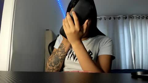 aliice_walker_ online show from 17, 10, 2025