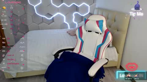 Snapshot of aliicemeow chatting on 5, 12, 2025 aliicemeow online show from 5, 12, 2025