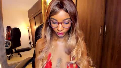 Snapshot of alika_houston chatting on 21, 10, 2025 IG Alik nasso online show from 21, 10, 2025