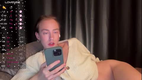 Snapshot of alina_flow chatting on 4, 12, 2024 Alexa online show from 4, 12, 2024