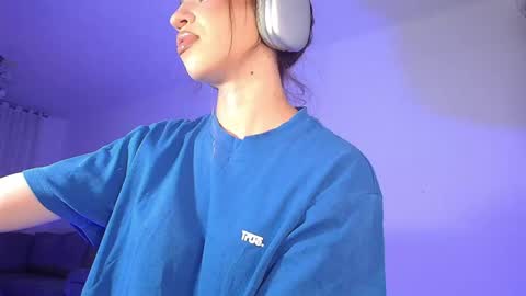 Snapshot of alina_lee01 chatting on 28, 5, 2026 NYX online show from 28, 5, 2026
