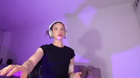 Snapshot of alina_lee01 chatting on 13, 6, 2026 NYX online show from 13, 6, 2026