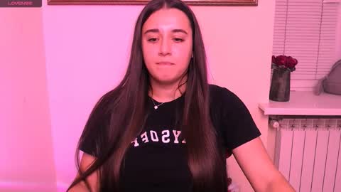 Snapshot of alinaasti_ chatting on 18, 11, 2025 Alina online show from 18, 11, 2025