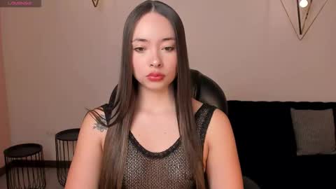 alinakravitz_ online show from 7, 11, 2025