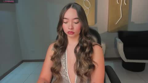 alinakravitz_ online show from 19, 11, 2025