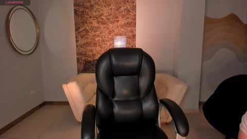 alinakravitz_ online show from 26, 11, 2025