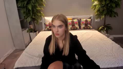 Snapshot of alinalemon chatting on 9, 11, 2025 Alina online show from 9, 11, 2025