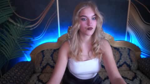 Snapshot of alinalemon chatting on 13, 11, 2025 Alina online show from 13, 11, 2025