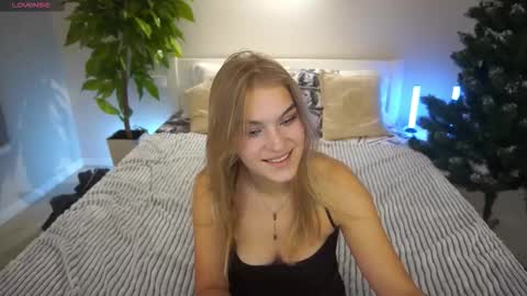 Snapshot of alinalemon chatting on 14, 12, 2025 Alina online show from 14, 12, 2025