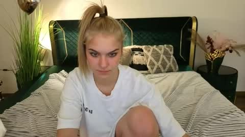 Snapshot of alinalemon chatting on 7, 5, 2026 Alina online show from 7, 5, 2026
