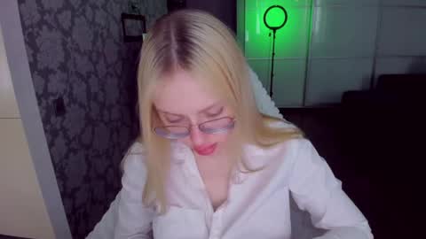 Snapshot of alinaocean chatting on 10, 5, 2026 alinaocean online show from 10, 5, 2026