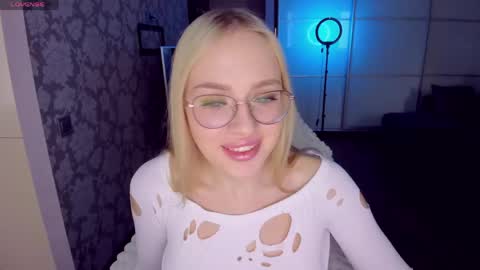 Snapshot of alinaocean chatting on 17, 5, 2026 alinaocean online show from 17, 5, 2026