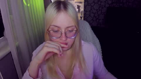 Snapshot of alinaocean chatting on 24, 5, 2026 alinaocean online show from 24, 5, 2026