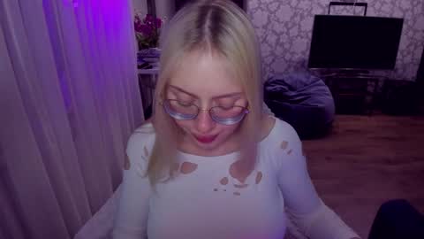 Snapshot of alinaocean chatting on 25, 5, 2026 alinaocean online show from 25, 5, 2026