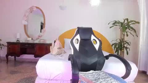 Snapshot of alinasimmons chatting on 23, 6, 2026 AlinaSimmons online show from 23, 6, 2026