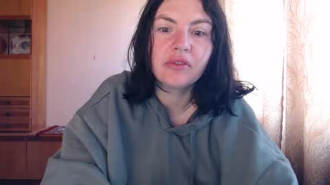 Snapshot of alinaxjames chatting on 5, 5, 2026 AlinaxJames online show from 5, 5, 2026