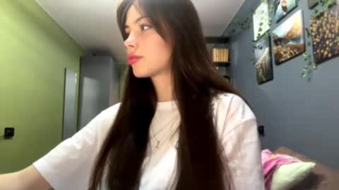 Snapshot of alinedifede chatting on 3, 10, 2025 Alice online show from 3, 10, 2025