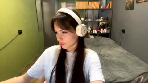 Snapshot of alinedifede chatting on 16, 10, 2025 Alice online show from 16, 10, 2025