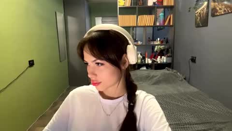 Snapshot of alinedifede chatting on 17, 10, 2025 Alice online show from 17, 10, 2025