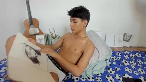 Snapshot of aliotttwink chatting on 26, 9, 2025 AliotTwink online show from 26, 9, 2025