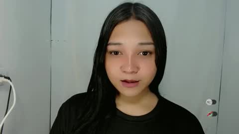 Snapshot of alisa_kiss_ chatting on 25, 5, 2026 Shanti xhey online show from 25, 5, 2026