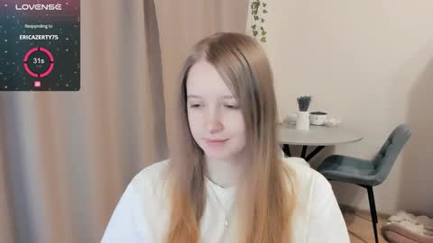 Snapshot of alisha_ley chatting on 22, 10, 2025 Alya online show from 22, 10, 2025