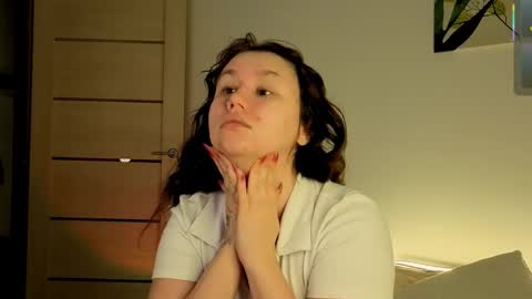 Alisia online show from 7, 11, 2025