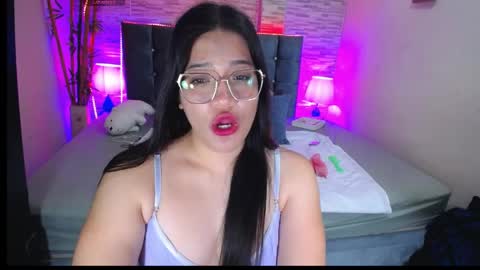 Snapshot of alison_girl22 chatting on 30, 4, 2026 Alison online show from 30, 4, 2026