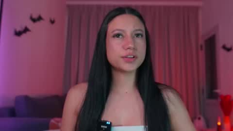 Snapshot of alison_miller9 chatting on 27, 10, 2025 Alison online show from 27, 10, 2025