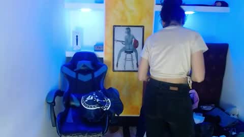 Snapshot of alison_moon7 chatting on 18, 9, 2025 ALISON MOON online show from 18, 9, 2025