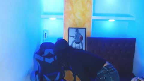 Snapshot of alison_moon7 chatting on 20, 9, 2025 ALISON MOON online show from 20, 9, 2025