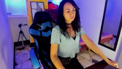 Snapshot of alison_moon7 chatting on 24, 10, 2025 ALISON MOON online show from 24, 10, 2025