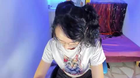 Snapshot of alison_moon7 chatting on 27, 10, 2025 ALISON MOON online show from 27, 10, 2025