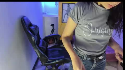 Snapshot of alison_moon7 chatting on 29, 10, 2025 ALISON MOON online show from 29, 10, 2025