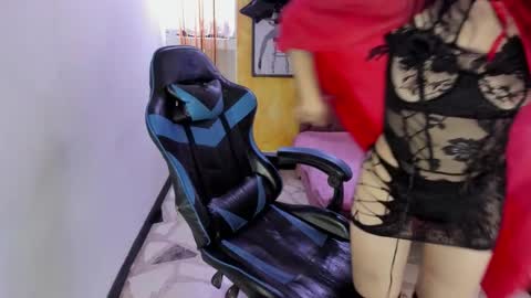 Snapshot of alison_moon7 chatting on 30, 10, 2025 ALISON MOON online show from 30, 10, 2025