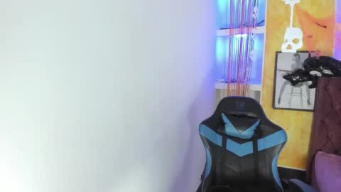 Snapshot of alison_moon7 chatting on 1, 11, 2025 ALISON MOON online show from 1, 11, 2025