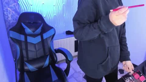 Snapshot of alison_moon7 chatting on 8, 11, 2025 ALISON MOON online show from 8, 11, 2025