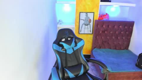 Snapshot of alison_moon7 chatting on 26, 11, 2025 ALISON MOON online show from 26, 11, 2025