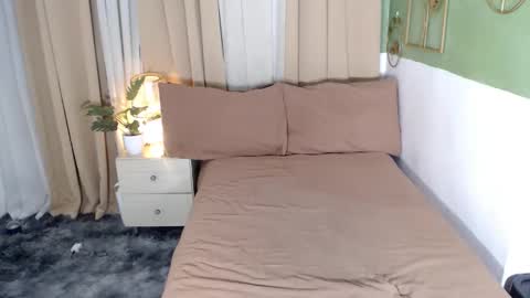 Snapshot of alisonaims chatting on 2, 12, 2024 hotty online show from 2, 12, 2024