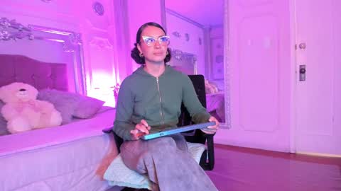 Alison Fishert online show from 11, 2, 2025