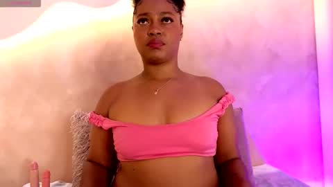 Snapshot of alisonmartinezz chatting on 1, 12, 2025 Ali online show from 1, 12, 2025