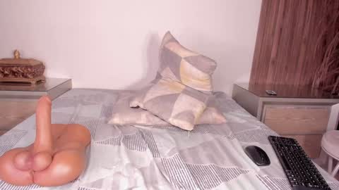 Alison Moon  online show from 7, 2, 2025