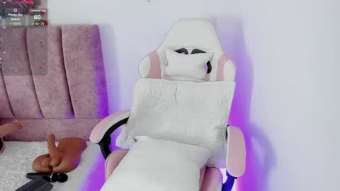 Snapshot of alisson_boobs_ chatting on 22, 5, 2026 Alisson online show from 22, 5, 2026