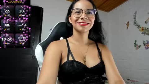 Snapshot of alisson_hoffman05 chatting on 2, 3, 2025 Alisson hoffman05 online show from 2, 3, 2025