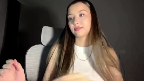 Annie online show from 2, 12, 2025