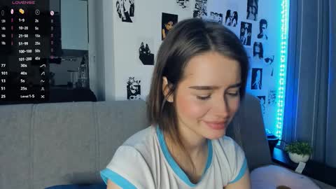 Snapshot of alivialovely chatting on 9, 11, 2025 Alivia online show from 9, 11, 2025