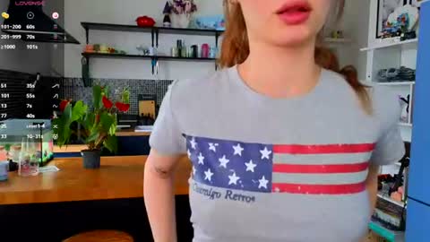 Snapshot of aliviawithlove chatting on 16, 6, 2026 Alivia online show from 16, 6, 2026