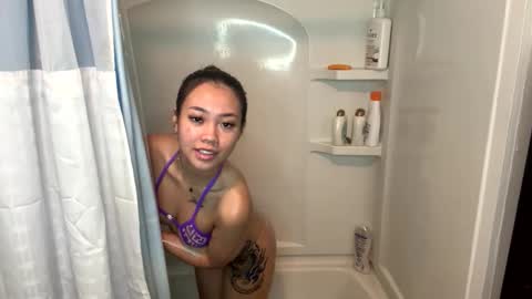 Alixxa Skye online show from 24, 10, 2025